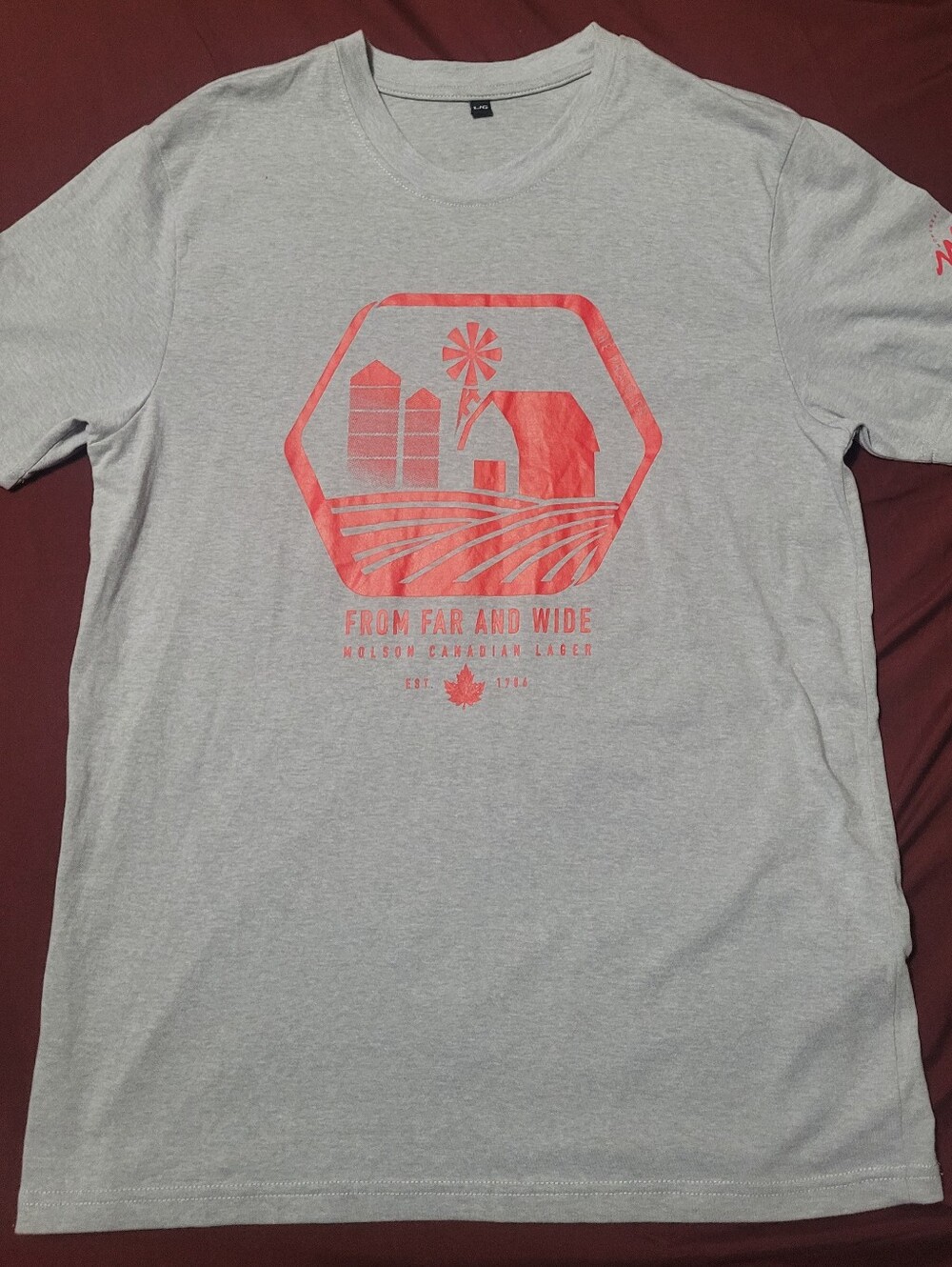 Molson Canadian Far & Wide Grey Graphic Tee Men's Large NWOT